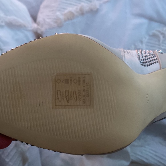 Brand New heels 👠 - Picture 4 of 7